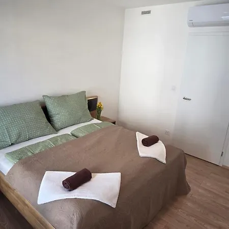 아파트 Haas Tower, 2 Bedrooms, Balcony And Parking *