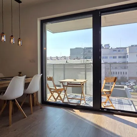 아파트 Haas Tower, 2 Bedrooms, Balcony And Parking 브르노