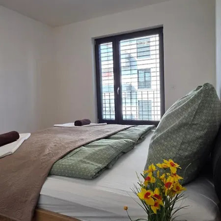 Haas Tower, 2 Bedrooms, Balcony And Parking * 브르노