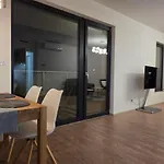 Haas Tower, 2 Bedrooms, Balcony And Parking Apartamento