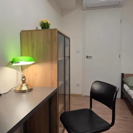Апартаменты Haas Tower, 2 Bedrooms, Balcony And Parking *